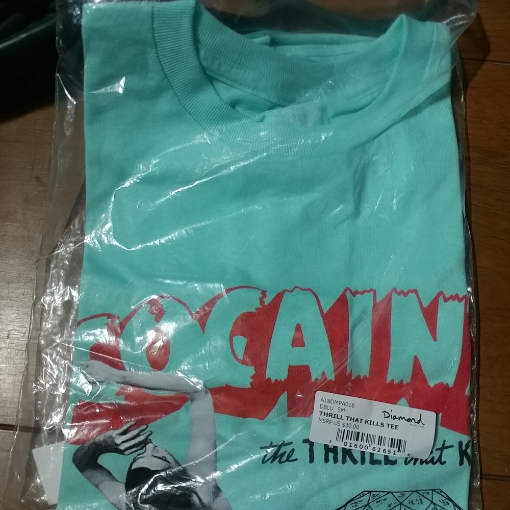 🔥🔥 2 DIAMOND SUPPLY TEES 🔥🔥💎💎